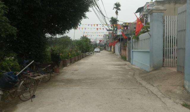 Đất bìa làng Vân Nội, ô tô tránh, DT 70m2, MT 4m, giá: 2.25 tỷ (32tr/m2)