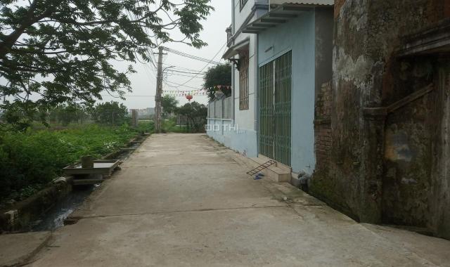 Đất bìa làng Vân Nội, ô tô tránh, DT 70m2, MT 4m, giá: 2.25 tỷ (32tr/m2)