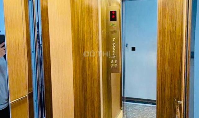 Bán nhà mặt phố Đền Lừ, vỉa hè, ô tô dừng đỗ, kinh doanh, thang máy, 11 tỷ