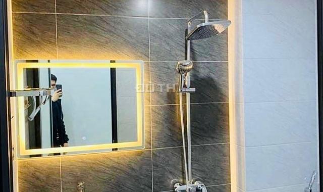 Bán nhà mặt phố Đền Lừ, vỉa hè, ô tô dừng đỗ, kinh doanh, thang máy, 11 tỷ