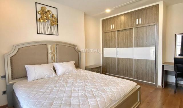 Cho thuê căn hộ cao cấp Vinhomes, 4 phòng ngủ, 178 m2