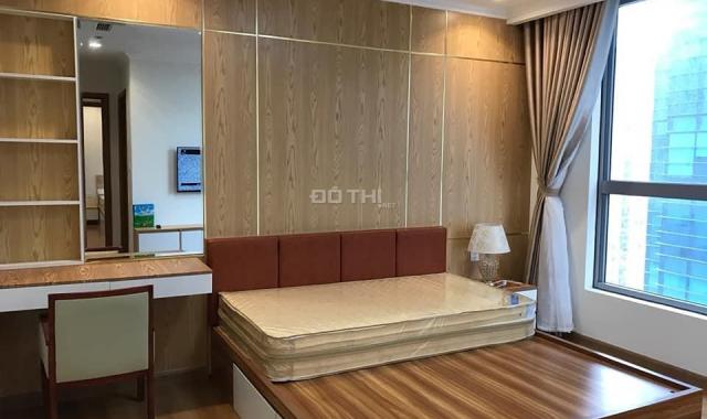 Cho thuê căn hộ chung cư Vinhomes Nguyễn Chí Thanh, 3 phòng ngủ, đầy đủ nội thất