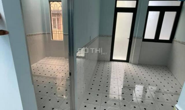 Bán gấp nhà MT, ngay góc chợ, đường Xóm Chiếu, P. 16 Q. 4. Nhà 3 tầng 52m2, giá chỉ 7,5 tỷ