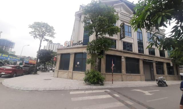 Cho thuê nhà shophouse A10 Nguyễn Chánh (Căn góc 3 mặt tiền 40m) 180m2 x 3,5t, thông sàn, thang máy