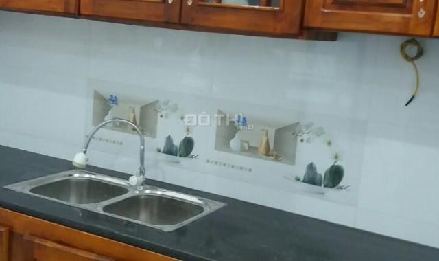 Bán nhà Đê La Thành Đống Đa, mặt phố 2 mặt thoáng, 30m2, giá 3,5 tỷ