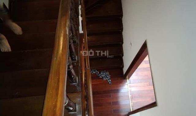 Hiếm! Nhà đẹp phân lô - ô tô - vỉa hè - tại phố Trần Quốc Hoàn: 56m2, 5T chỉ 9.5 tỷ