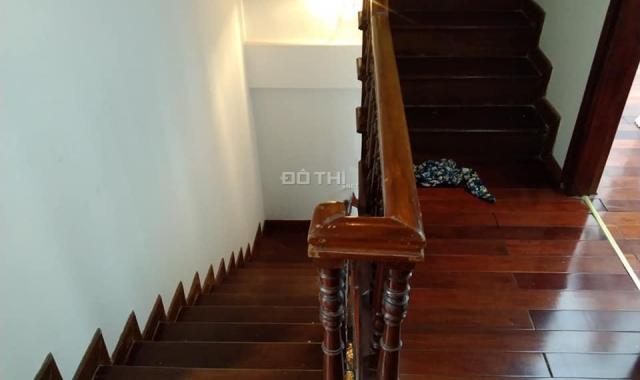 Hiếm! Nhà đẹp phân lô - ô tô - vỉa hè - tại phố Trần Quốc Hoàn: 56m2, 5T chỉ 9.5 tỷ