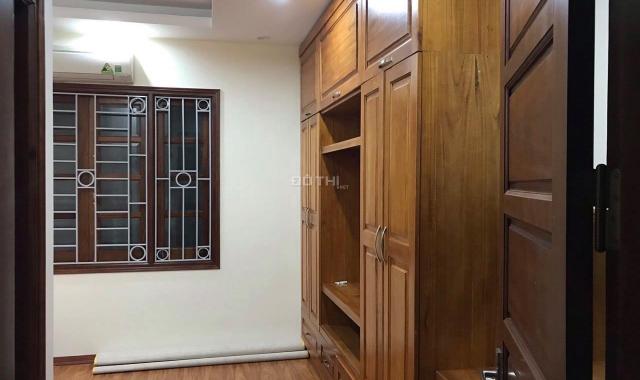 Cho thuê nhà ngã 3 Trung Văn, mặt tiền rộng, ô tô đỗ cửa, phù hợp làm văn phòng, spa. 0868938911