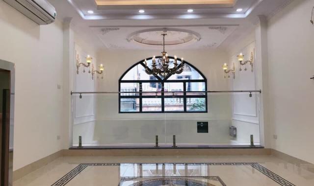 Bán nhà Hoàng Như Tiếp - Bồ Đề 42m2 x 6 tầng, ngõ thông 4m ô tô 7c(trung tâm sầm uất nhất Quận LB)