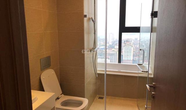 Bán căn góc M1 - Vinhomes Metropolis Liễu Giai, DT 148m2, 4 ngủ, đồ cơ bản, bc Đông Nam view Hồ Tây