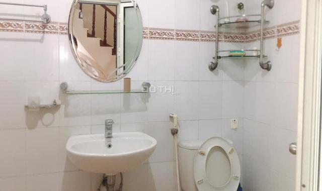 Nhỉnh 3 tỷ có nhà Bằng Liệt, Linh Đàm ở ngay, 40m2x5T. LH: 098.724.0775