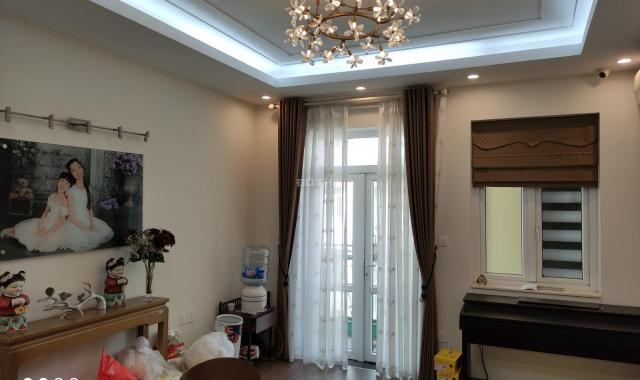 Phố Cổ - Phố Thợ Nhuộm, 52m2, 5 tầng long lanh, mặt tiền 5.5m, chỉ 8.5 tỷ, LH 0986701778