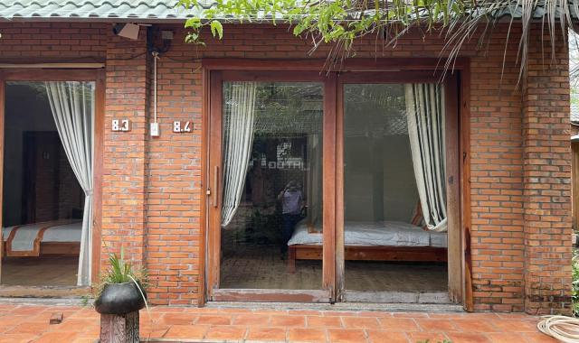 Bán khách sạn sát biển đường Nguyễn Du - TX La Gi giá tốt