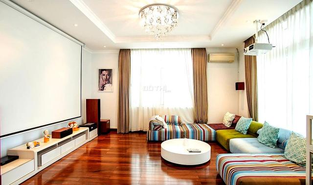 Siêu biệt thự cạnh Phú Mỹ Hưng, 5T, 10x25m, cực đẹp, nơi đáng sống, giá 24 tỷ TL, hiếm bán