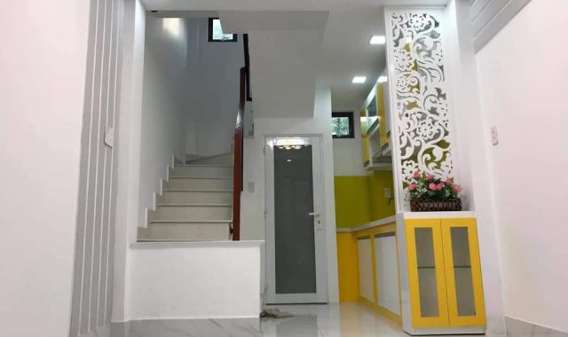 Nhà mới 3 tầng gần HXH thông Lê Quang Định, phường 7, Bình Thạnh, giá 3.7 tỷ