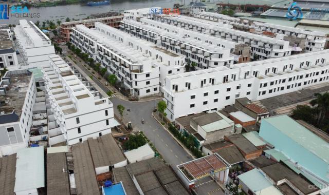 Bán nhà trong trung tâm Bến Lức - Thanh toán 1 tỷ nhận nhà - Sổ hồng riêng thổ cư - DT: 175m2