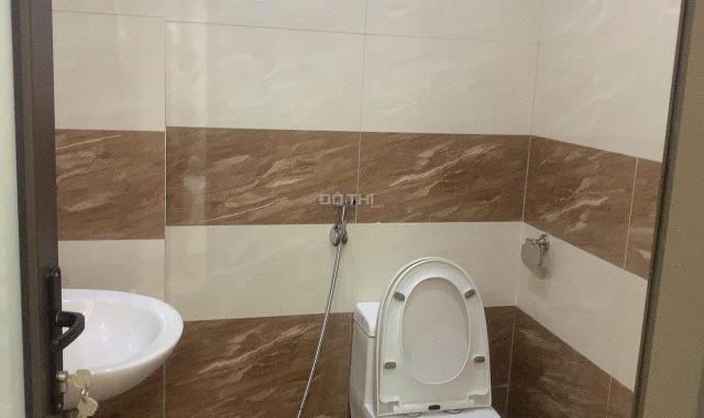 Bán nhà Nguyễn Chính 50m2 x 5 tầng mới, nhà cách ngõ 50m, thang máy, ô tô. Giá nhỉnh 5 tỷ