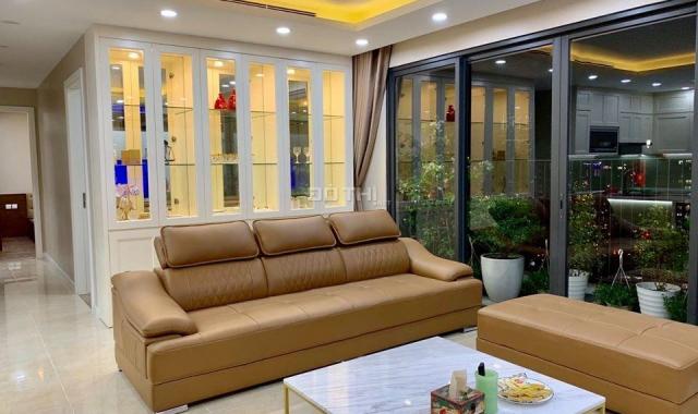 Cho thuê căn hộ 3PN, DT 100m2 dự án Vinhomes D'Capitale đầy đủ nội thất. Giá 20 triệu/th