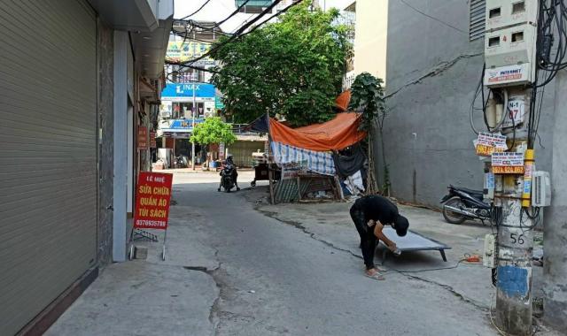 Cần bán gấp nhà phố Bà Triệu Hà Đông, nhà cấp 4 có gác xép gần ô tô liên hệ: 0974725632