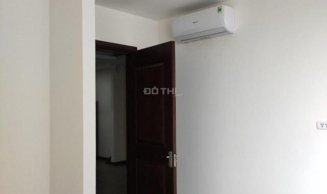 Chính chủ cho thuê căn hộ 3 phòng ngủ, 96m2, đồ cơ bản tại A10 Nam Trung Yên, Cầu Giấy, Hà Nội