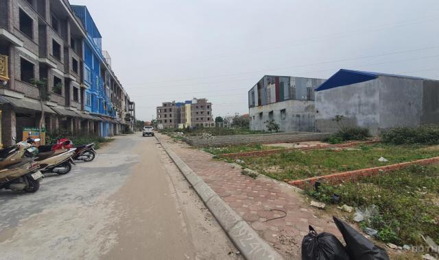 Bán 72.5m2 liền kề Lộc Ninh, Chúc Sơn, đường 11m, ô tô vào, kinh doanh cực đẹp