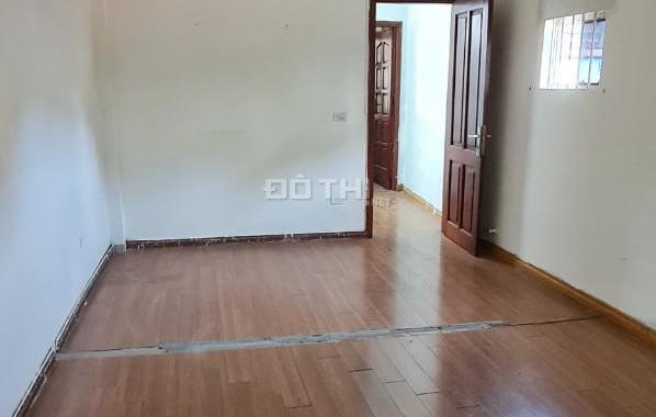 Nhà Hoàng Văn Thái, 50m2, 2 tầng, sàn gỗ, ô tô đỗ. Có điều hòa, phù hợp ở GĐ, KDOL, VP