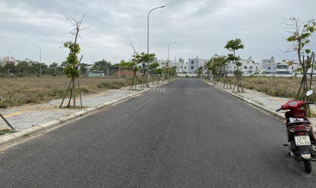 Chính chủ bán lô đất 130m2 KĐT FPT Đà Nẵng, đường thông giá rẻ