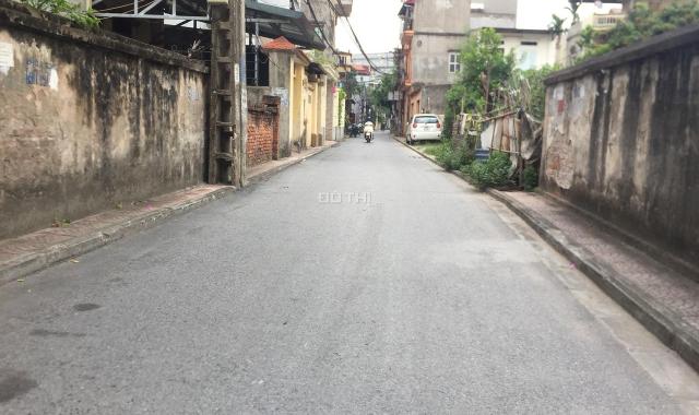 Cần tiền bán gấp mảnh đất nằm trên mặt ngõ thông ô tô tại phố Đàm Quang Trung