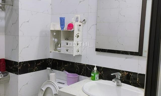 Siêu hiếm, bán nhà Ngô Gia Tự, Long Biên, ô tô tránh, KD đỉnh, 29m2 có 3,9 tỷ