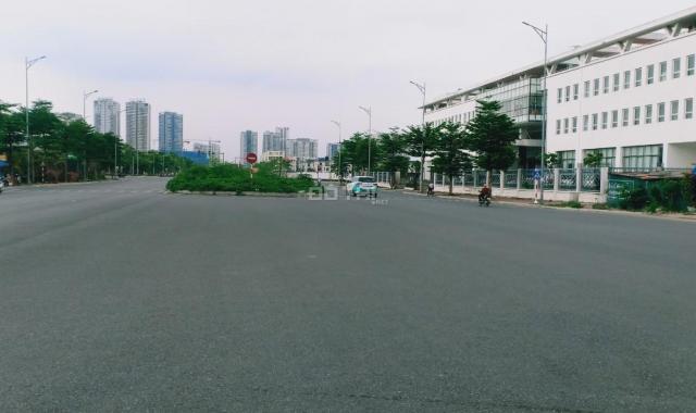 Bán đất mặt phố Nguyễn Văn Huyên: DT 1000m2*MT 100m, phù hợp xây bệnh viện, trường học, tòa VP