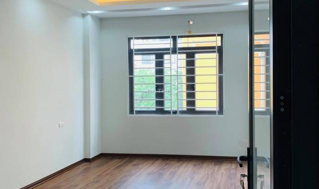 Bán nhà 36m2 x 3 tầng, ô tô đỗ cửa, phường Biên Giang giá 1.53 tỷ