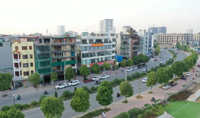 Cho thuê gấp nhà mặt phố Nguyễn Văn Cừ, Hồng Tiến Long Biên, DT 300m2 x 4 tầng
