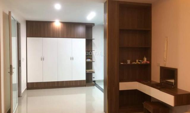 Nhà đầu ngõ Triều Khúc, có sân chơi 35m2 4 tầng, LH 0393222964