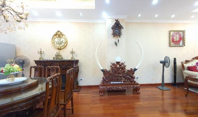 Bán nhà mặt phố Vũ Tông Phan, Thanh Xuân, 160m2, 4 tầng, mặt tiền 6,2m, vuông đẹp, giá hơn 26 tỷ