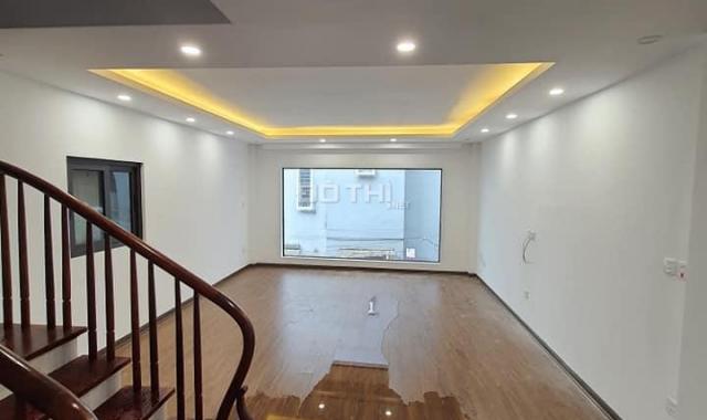 Nhà đẹp Hoàng Hoa Thám Phường Ngọc Hà, Ba Đình 37/40m2 T2 m2, 5T, giá 5,3 tỷ