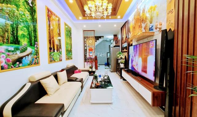 Bán gấp nhà Kim Đồng 5 tầng 36m2, cách phố ô tô 20m full nội thất hotel