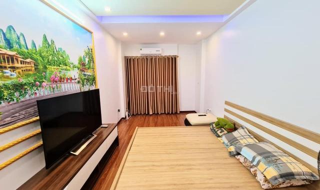 Bán gấp nhà Kim Đồng 5 tầng 36m2, cách phố ô tô 20m full nội thất hotel