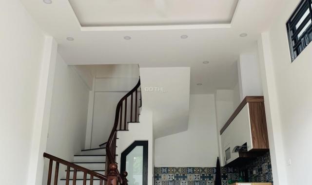 Duy nhất nhà 30m2 x 5 tầng, phố Giang Biên, ô tô đỗ sát cửa, chỉ 2,23 tỷ