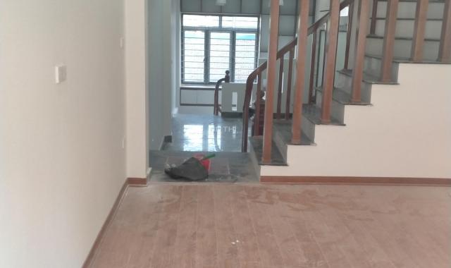 Tin nóng. Bán nhà mới xây khu Linh Đàm, Hoàng Liệt, Hoàng Mai DT 35m2x4,5T giá sốc