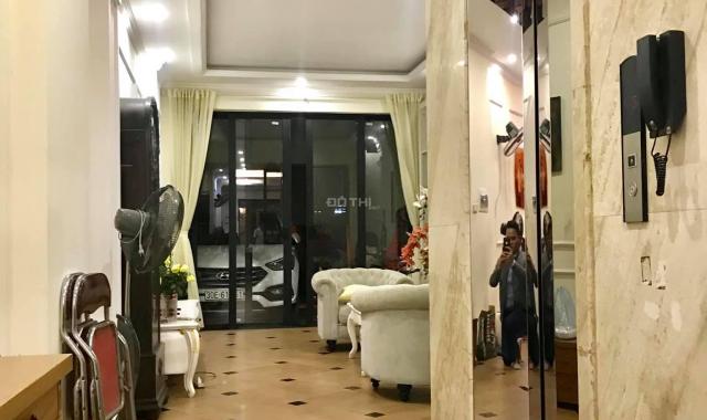 Bán nhà Nguyễn Khánh Toàn, ô tô, thang máy, tặng nội thất tiền tỷ: DT 90m2 x 6 tầng giá 12.5 tỷ