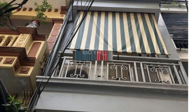 Cần cho thuê nhà làm căn hộ dịch vụ 6P khép kín ở ngõ 1 Võ Chí Công, ô tô đỗ cửa