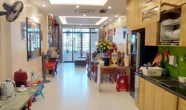 Bán nhà mặt phố Tây Sơn, DT 134m2, kinh doanh, giá 26 tỷ 5