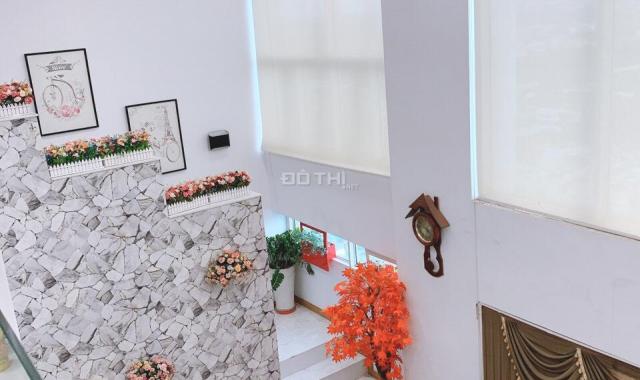 Kẹt tiền bán gấp CH penthouse New Sài Gòn - Hoàng Anh 3 DT: 360m2 4PN giá 4,9 tỷ call: 0847545455