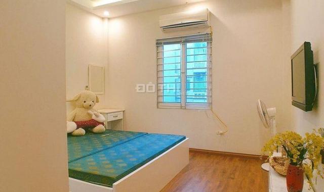 Bán nhà chính chủ Ngã Tư Sở - 15m ra ô tô tránh - Ngõ thông: 40.5m2, 3,5 tỷ