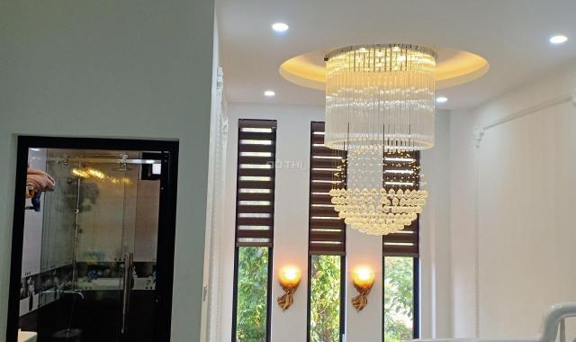 Cần tiền bán gấp nhà 53m2*4T lô góc ô tô kinh doanh, giá 3 tỷ hơn phố Hoàng Văn Thái