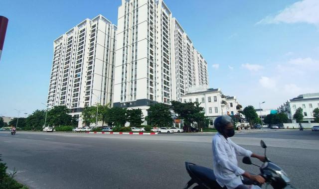 Biệt thự mặt phố Chu Huy Mân 180m2, 4 tầng, MT 9m, vỉa hè 10m, văn phòng công ty, 41 tỷ