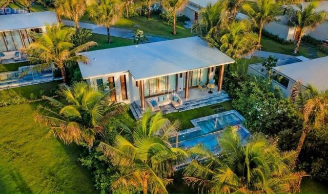 Cần bán 1 căn villas 3 phòng ngủ, sát biển tại Maia Resort