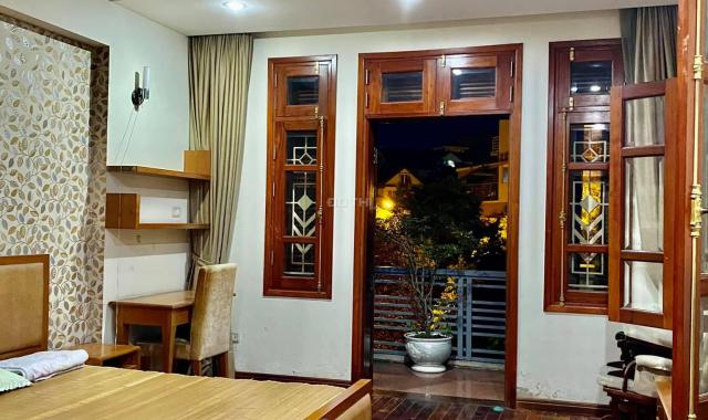 Covid khó khăn nên tôi bán nhà mặt phố Trần Duy Hưng: 143m2x4 tầng, MT 8,6m (lô góc) sổ đỏ nở hậu