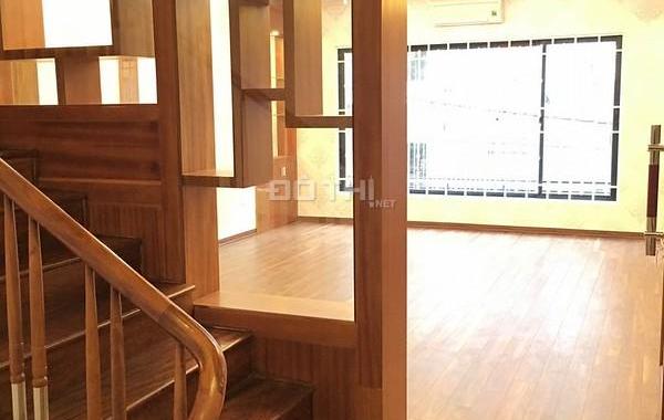 Bán nhà Nguyễn Ngọc Vũ, 40m2, 4 tầng, 4 ngủ 3,5 tỷ, cực hiếm, Mr Dũng