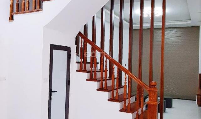 Nhà hiếm Thanh Xuân 40m2, 5 tầng, gần phố, 4,3 tỷ